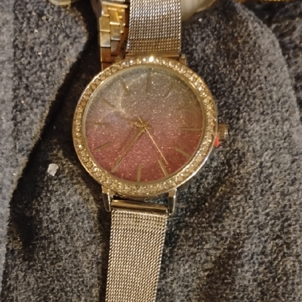 Elegant Gold and Pink Women's Watch